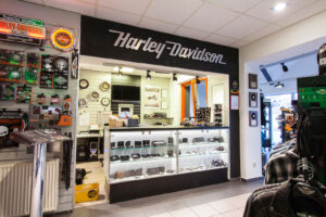 Theke des Harley Davidson Shop in Kamen